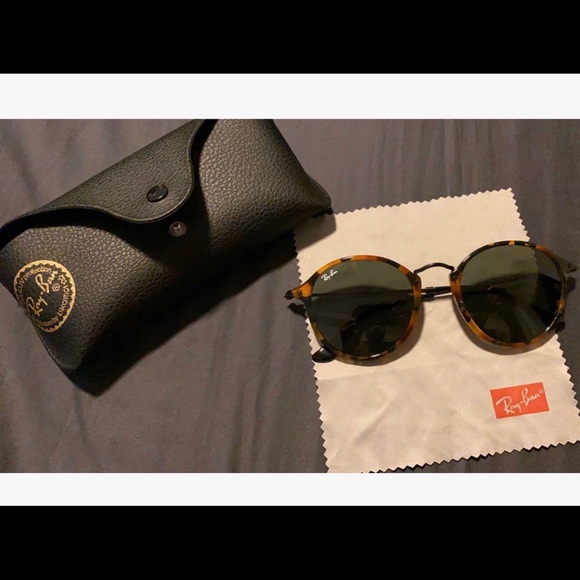 Ray-Ban Other - Ray-Ban Round Fleck Tortoise Green Classic G15